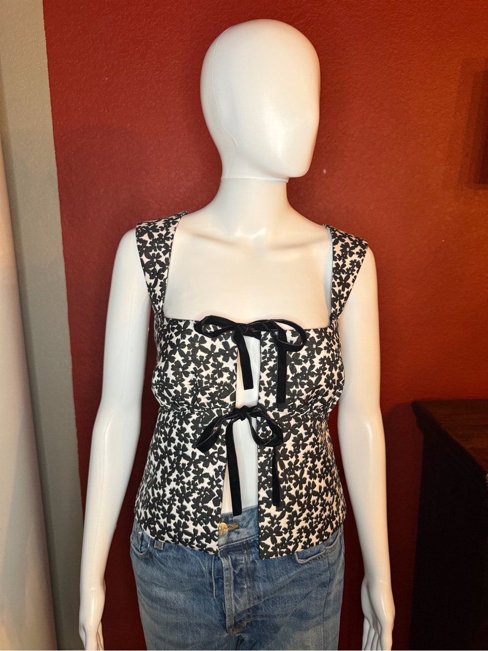 Reformation Azalea Tie-Front Top Black White Floral Tank Bows Size 10 - Picture 2 of 7